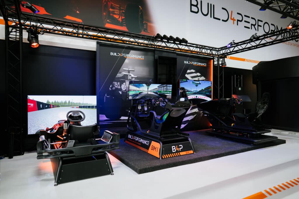 Build4Performance maakt high-end racesimulatoren betrouwbaarder met igus-kabelrups 2